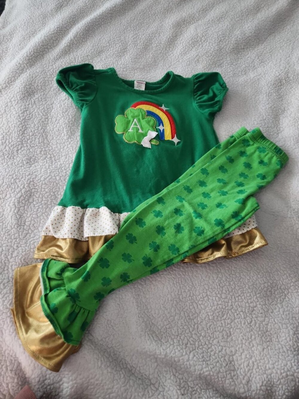 Ricrac & Ruffles 2 piece St Patrick's day outfit Size 4T